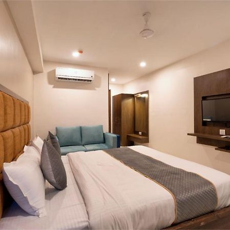 Hotel Royal 24 Ahmedabad Exteriör bild