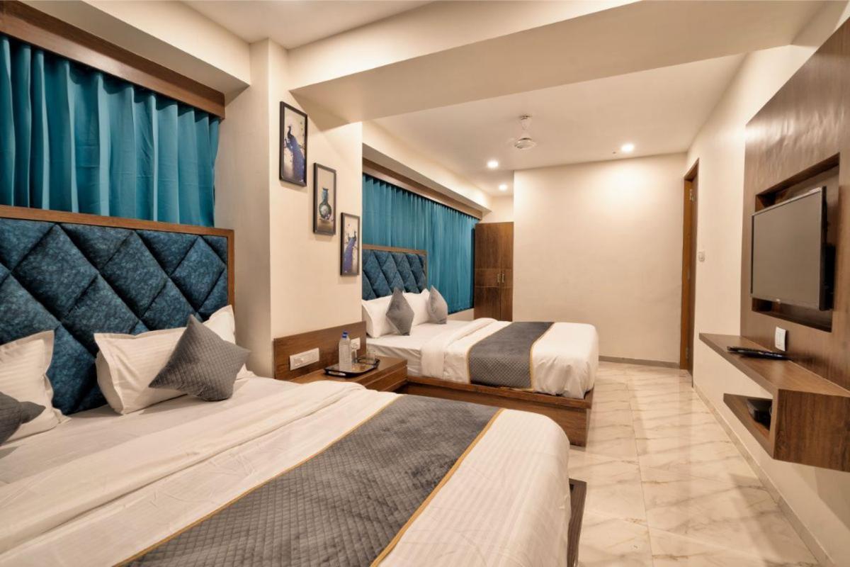 Hotel Royal 24 Ahmedabad Exteriör bild