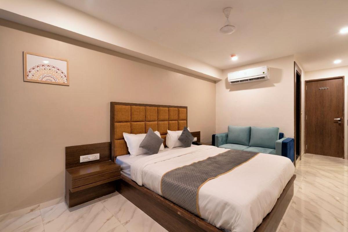 Hotel Royal 24 Ahmedabad Exteriör bild